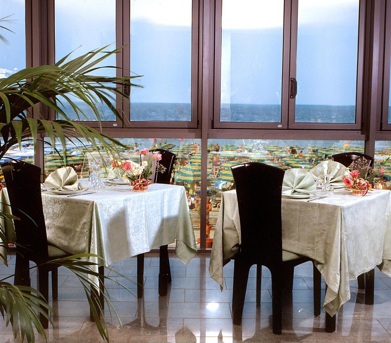 Hotel Foschi-Peninsula Bellaria-Igea Marina Ngoại thất bức ảnh