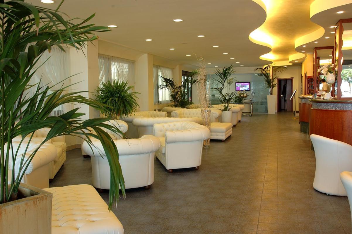 Hotel Foschi-Peninsula Bellaria-Igea Marina Ngoại thất bức ảnh