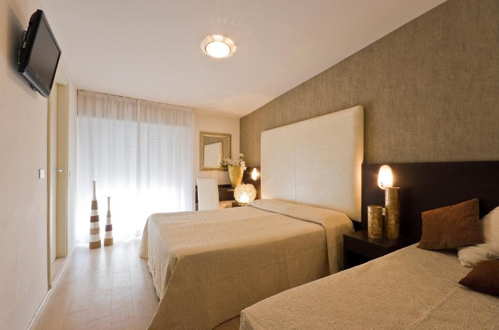 Hotel Foschi-Peninsula Bellaria-Igea Marina Phòng bức ảnh